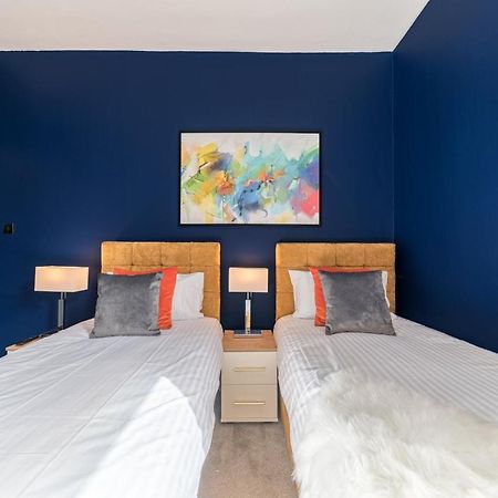 Stylish Luxury Large 4Br Kingbed Apartman Barrow-in-Furness Kültér fotó