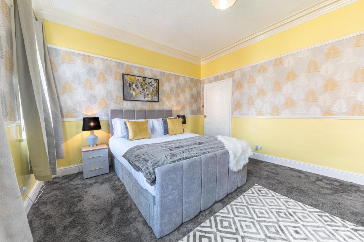 Stylish Luxury Large 4Br Kingbed Apartman Barrow-in-Furness Kültér fotó