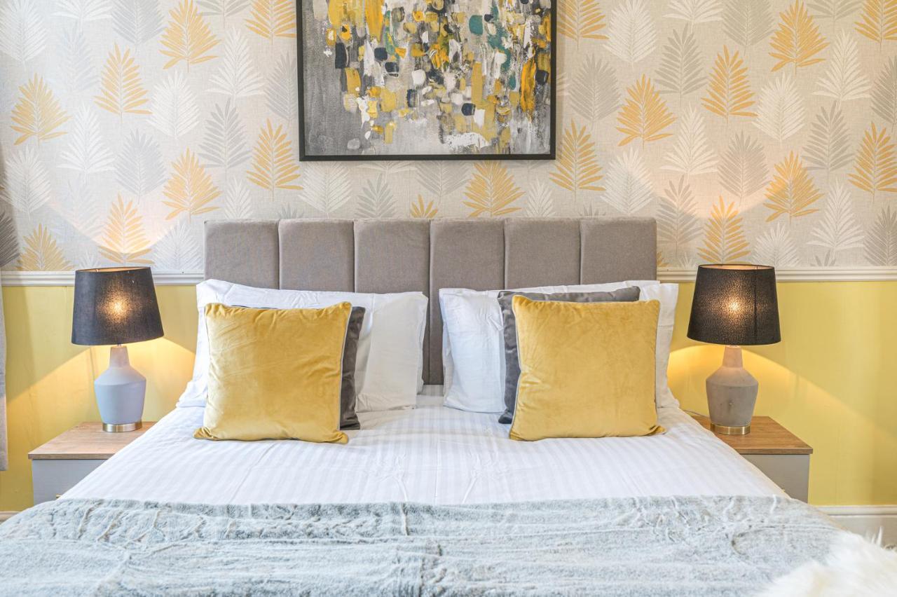 Stylish Luxury Large 4Br Kingbed Apartman Barrow-in-Furness Kültér fotó