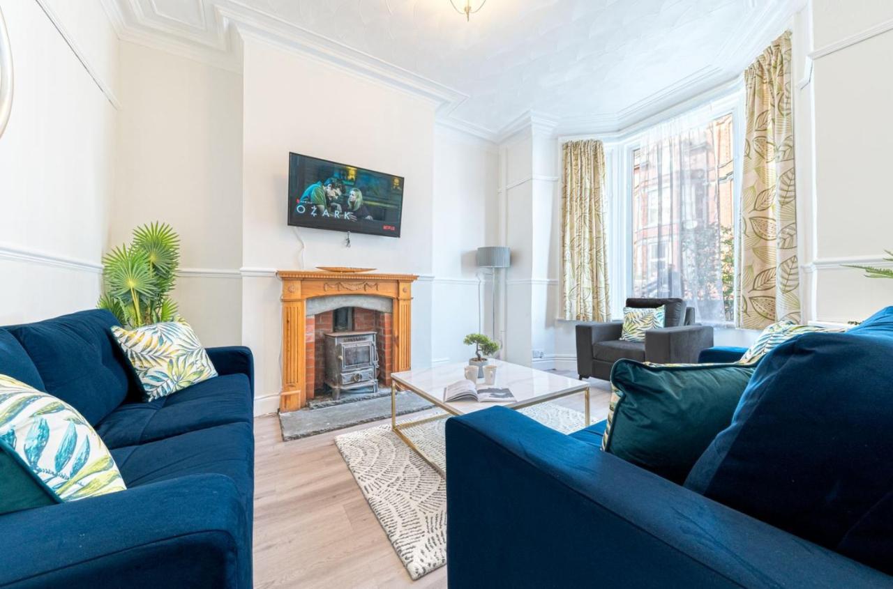 Stylish Luxury Large 4Br Kingbed Apartman Barrow-in-Furness Kültér fotó