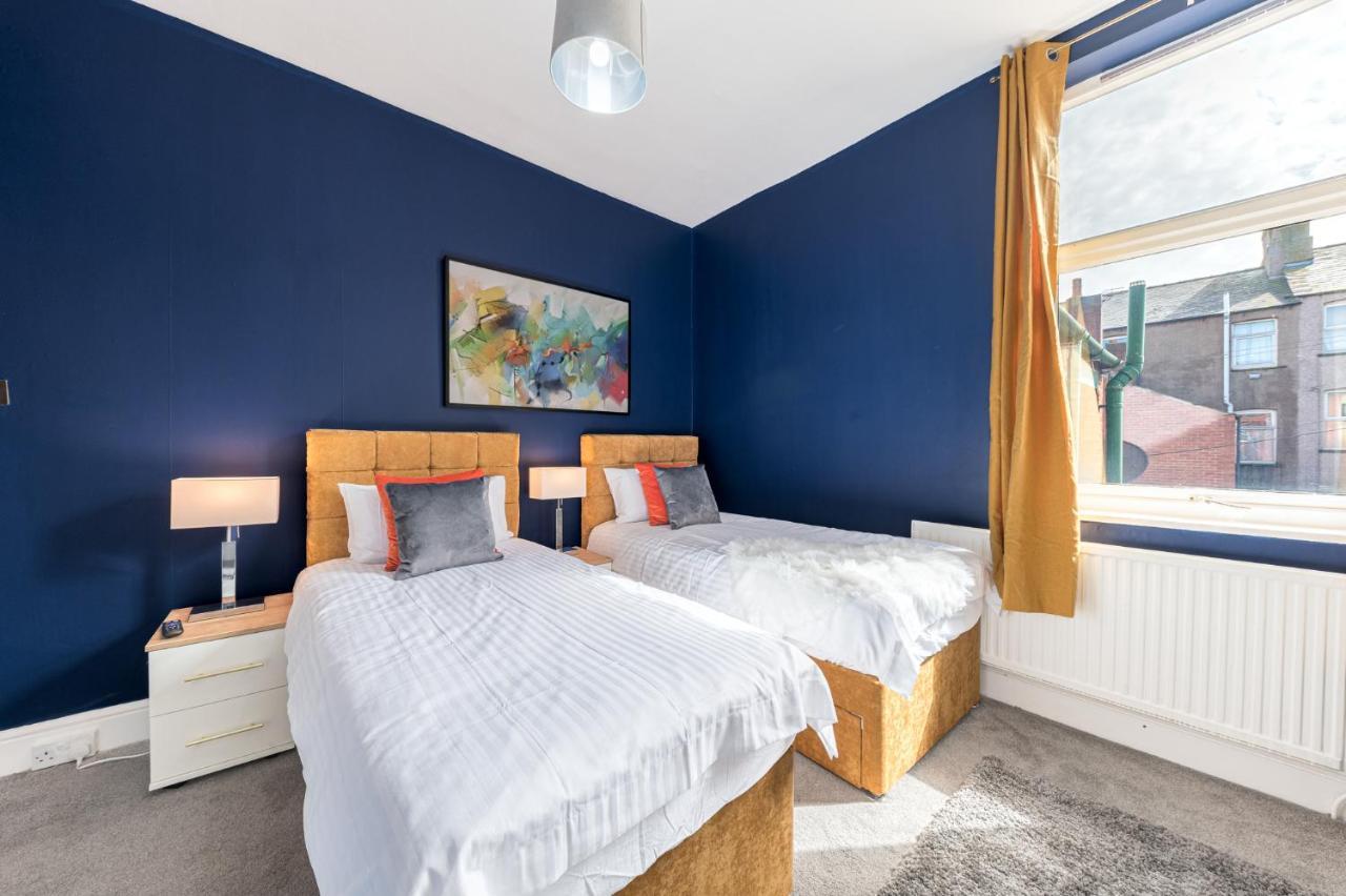 Stylish Luxury Large 4Br Kingbed Apartman Barrow-in-Furness Kültér fotó