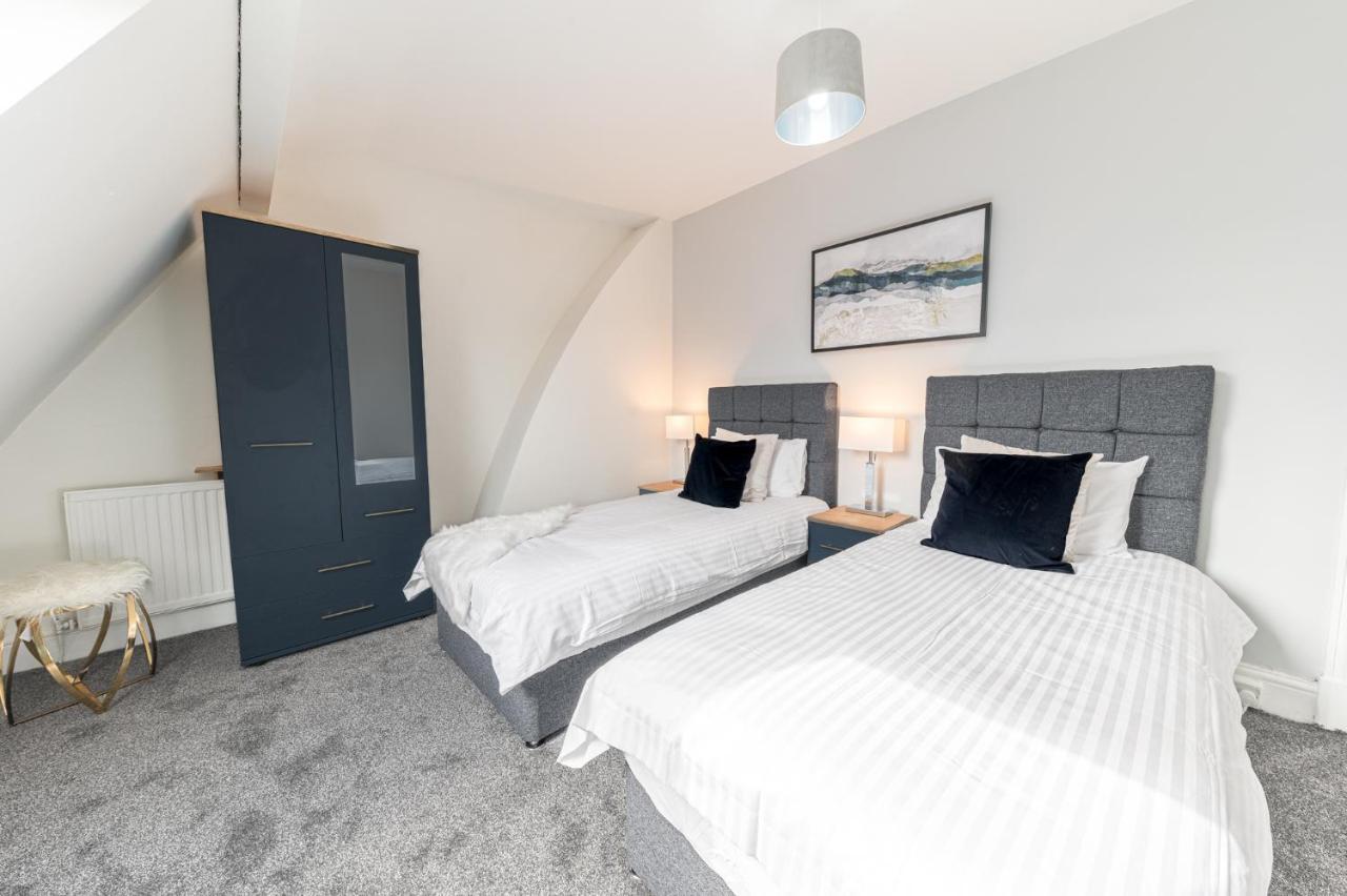 Stylish Luxury Large 4Br Kingbed Apartman Barrow-in-Furness Kültér fotó